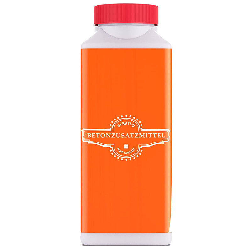 Orange Flasche mit rotem Deckel.